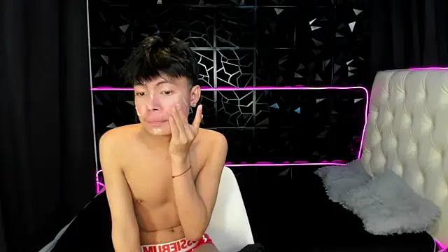 urtwinkbrixz online show from February 24, 5:30 am