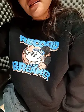 Snapshot of Shiny_68 chatting on January 11, 2:40 am Shiny 68 online show from January 11, 2:40 am