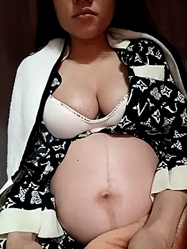 Snapshot of Shiny_68 chatting on January 12, 2:57 pm Shiny 68 online show from January 12, 2:57 pm