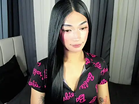 FyangFoxx online show from May 4, 6:33 pm
