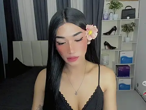 FyangFoxx online show from March 25, 6:57 am