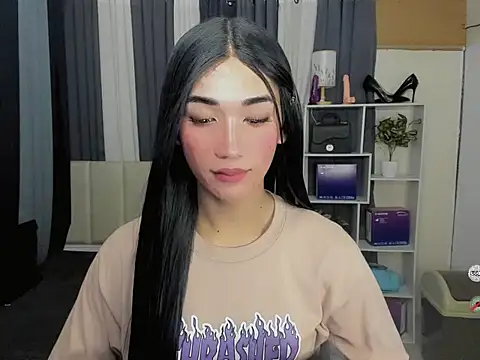 FyangFoxx online show from May 15, 9:57 pm