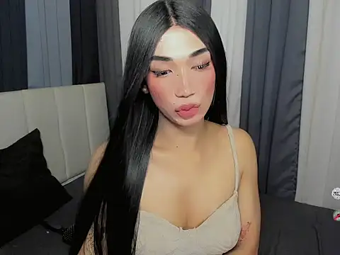 FyangFoxx online show from April 8, 5:58 pm