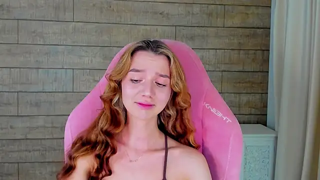 VanessaVienne online show from February 28, 4:28 pm