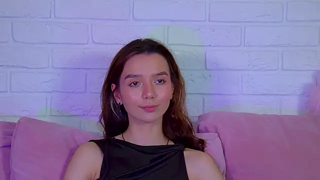 Snapshot of VanessaVienne chatting on April 19, 6:10 pm VanessaVienne online show from April 19, 6:10 pm