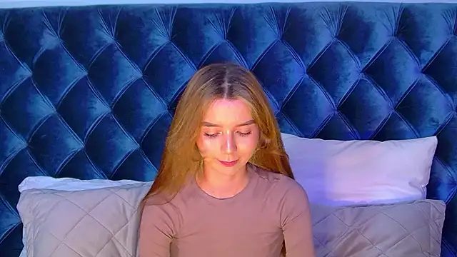 VanessaVienne online show from February 22, 4:30 pm