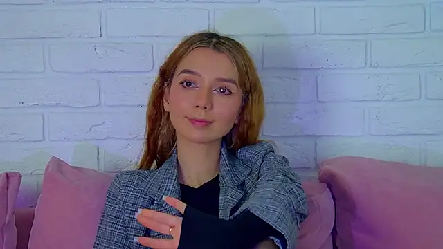 VanessaVienne online show from February 7, 4:26 pm