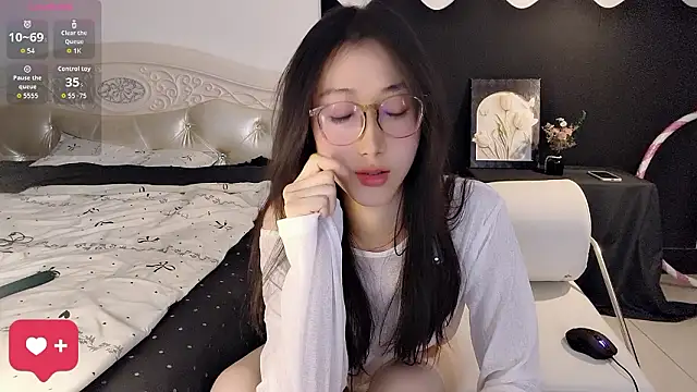 Snapshot of Queenbb88 chatting on March 23, 12:38 pm Queenbb88 online show from March 23, 12:38 pm