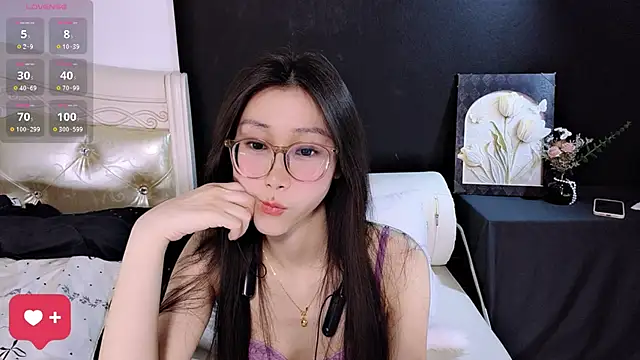 Queenbb88 online show from April 19, 11:44 am