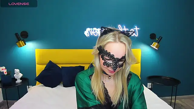 DaisyMellifluous online show from January 17, 8:40 am