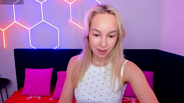 Snapshot of DaisyMellifluous chatting on January 12, 1:45 am DaisyMellifluous online show from January 12, 1:45 am