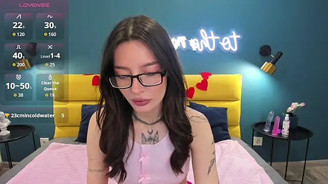 IvyDainty online show from February 12, 1:27 am