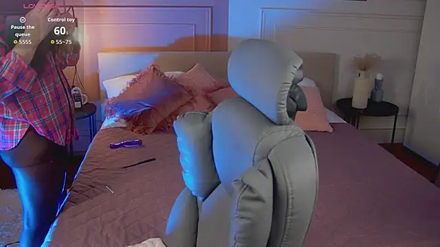  SilkyShadow  online show from March 11, 1:10 am