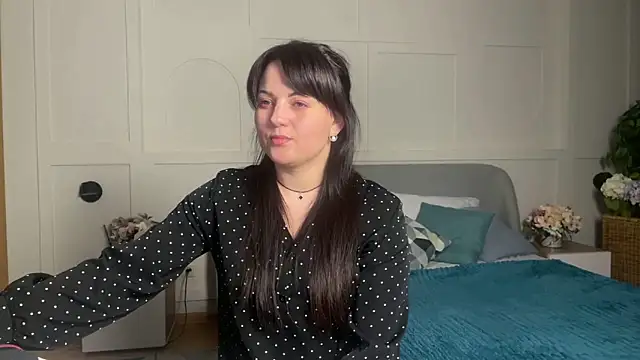  SilkyShadow  online show from April 6, 1:01 am