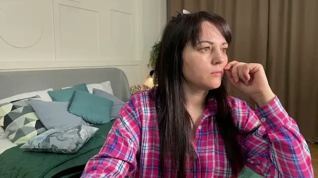 Snapshot of _SilkyShadow_ chatting on February 2, 1:04 am SilkyShadow online show from February 2, 1:04 am