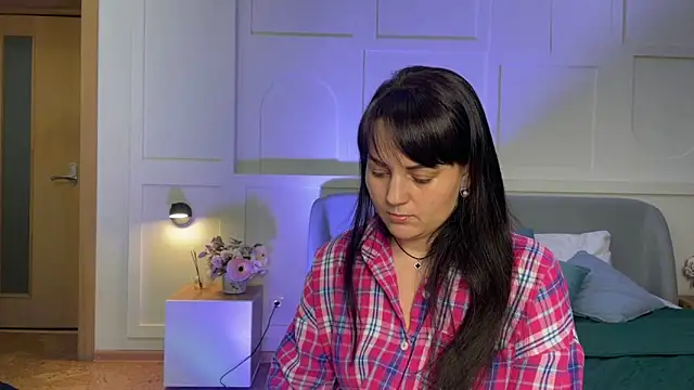 Snapshot of _SilkyShadow_ chatting on February 3, 1:16 am SilkyShadow online show from February 3, 1:16 am