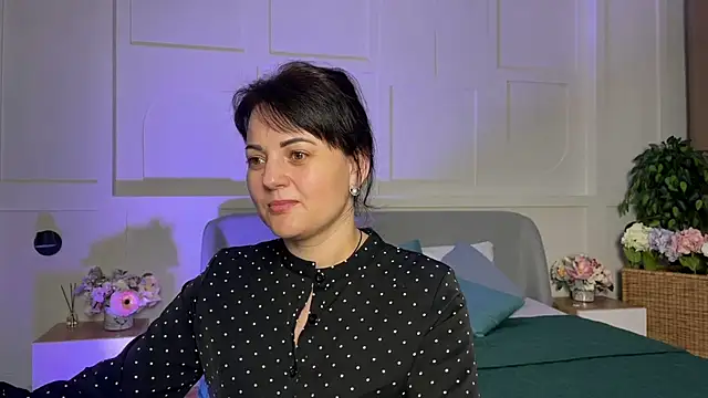 Snapshot of _SilkyShadow_ chatting on February 10, 1:15 am SilkyShadow online show from February 10, 1:15 am