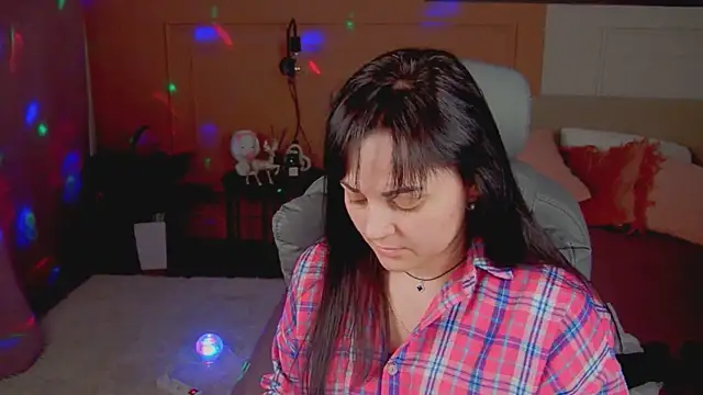 Snapshot of _SilkyShadow_ chatting on February 23, 1:07 am SilkyShadow online show from February 23, 1:07 am