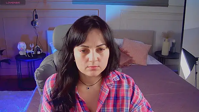 Snapshot of _SilkyShadow_ chatting on March 3, 3:24 am SilkyShadow online show from March 3, 3:24 am