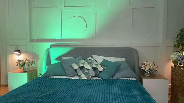  SilkyShadow  online show from April 9, 12:56 am