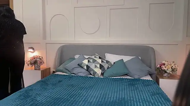  SilkyShadow  online show from April 16, 1:06 am