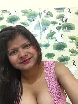 Attractive Queen  online show from February 17, 4:43 am