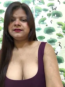 Attractive Queen  online show from February 8, 3:37 am