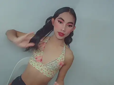 Massivecockfiona online show from February 19, 5:26 am