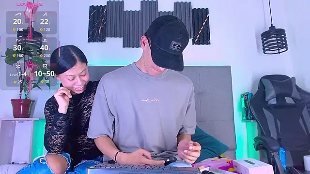 Sophi and Jack online show from March 16, 11:07 pm