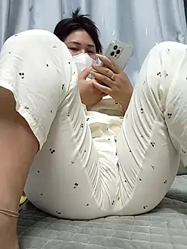 Minaa2x online show from March 14, 4:35 pm