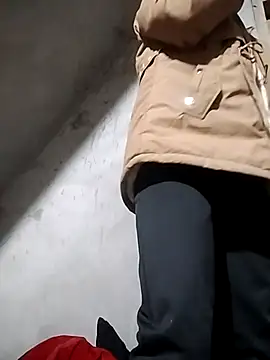 Snapshot of miray- chatting on January 12, 12:34 pm miray- online show from January 12, 12:34 pm