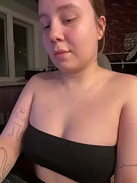 AnnaSeint online show from February 6, 6:15 pm