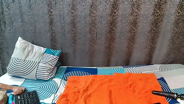 Snapshot of Amanda_April chatting on February 16, 3:43 pm Amanda April online show from February 16, 3:43 pm