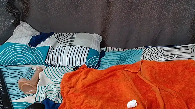 Snapshot of Amanda_April chatting on February 20, 6:19 am Amanda April online show from February 20, 6:19 am