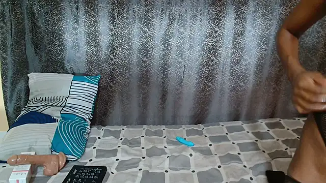 Snapshot of Amanda_April chatting on February 12, 3:34 pm Amanda April online show from February 12, 3:34 pm