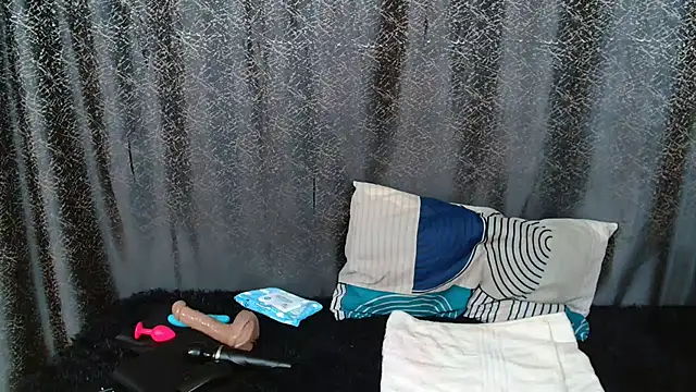 Amanda April online show from March 20, 7:04 pm