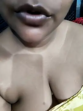 Snapshot of Desi_Nil_pori chatting on February 23, 5:13 pm Desi Nil pori online show from February 23, 5:13 pm