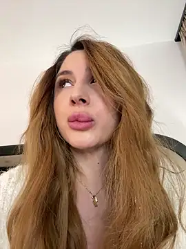 LucyBridgette online show from February 21, 9:11 am