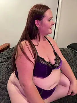 carinabro10 online show from May 1, 9:25 am