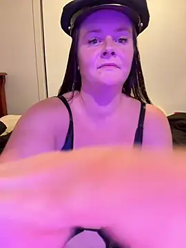 carinabro10 online show from March 24, 8:36 am