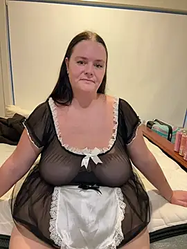 Snapshot of carinabro10 chatting on February 5, 8:43 am carinabro10 online show from February 5, 8:43 am