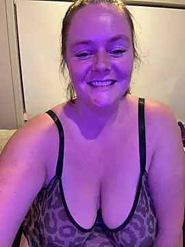 carinabro10 online show from March 29, 1:24 pm