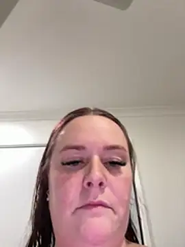 carinabro10 online show from May 15, 10:02 am