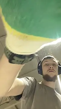 Snapshot of Dildogang chatting on February 11, 2:44 am Dildogang online show from February 11, 2:44 am