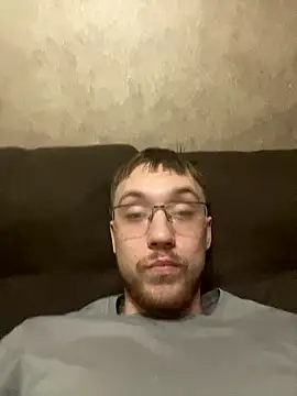 Snapshot of Dildogang chatting on January 9, 11:39 am Dildogang online show from January 9, 11:39 am