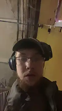 Snapshot of Dildogang chatting on February 22, 2:36 am Dildogang online show from February 22, 2:36 am