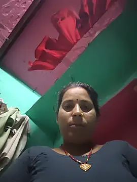 Snapshot of Reena_lodha chatting on July 3, 10:49 pm Reena lodha online show from July 3, 10:49 pm