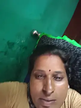 Snapshot of Reena_lodha chatting on July 14, 6:40 am Reena lodha online show from July 14, 6:40 am