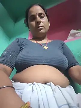 Snapshot of Reena_lodha chatting on June 18, 10:26 pm Reena lodha online show from June 18, 10:26 pm