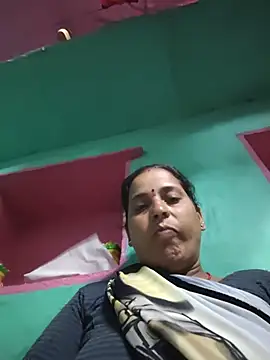 Snapshot of Reena_lodha chatting on June 4, 9:41 pm Reena lodha online show from June 4, 9:41 pm